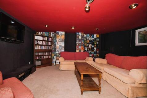 Family / Cinema Room