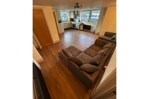 Lounge / Kitchen