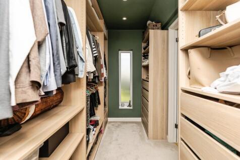 Walk-in Wardrobe