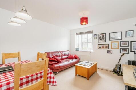 Lounge / Kitchen