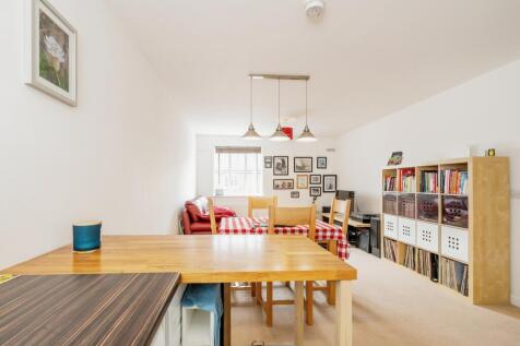 Lounge / Kitchen