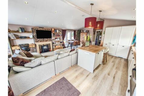 Lounge / Kitchen