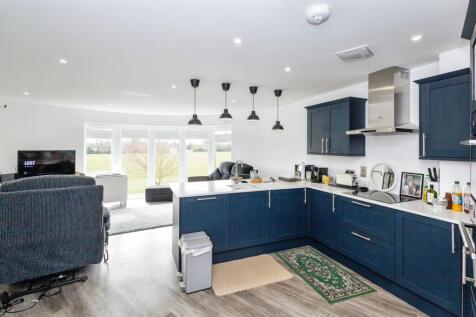 Lounge / Kitchen