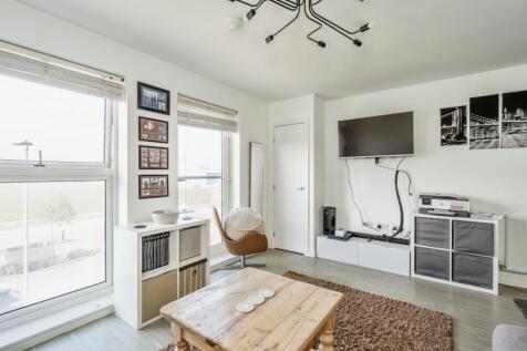 Lounge / Kitchen