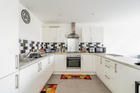 Lounge / Kitchen