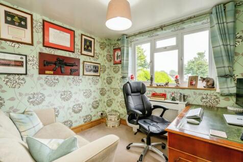 Office / Bed&#39; Five