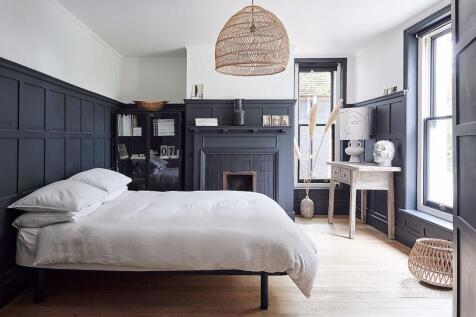 Dining Room/Bed 5