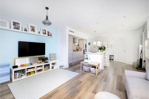 Lounge / Kitchen