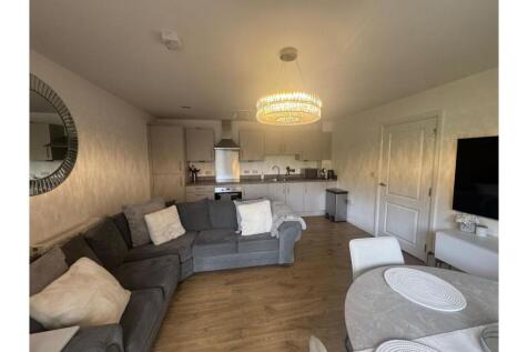 Lounge / Kitchen