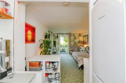 Lounge / Kitchen