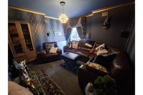 Family / Cinema Room