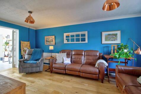 Double glass doors between kitchen &amp; living room