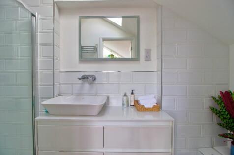 En-suite shower