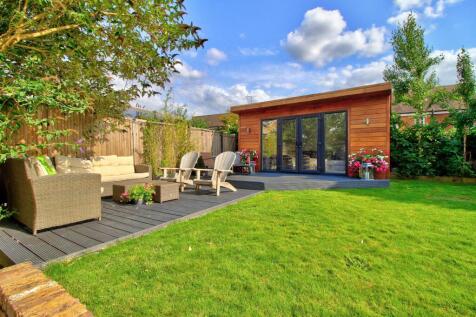 Garden Studio with composite decking