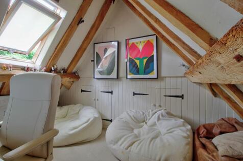 Mezzanine - with storage and space to study