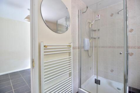 Downstairs shower