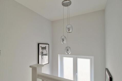 Bright stairwell &amp; landing