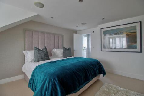 Master Bedroom with en-suite