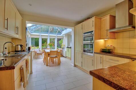 Space for family dining in kitchen &amp; conservatory