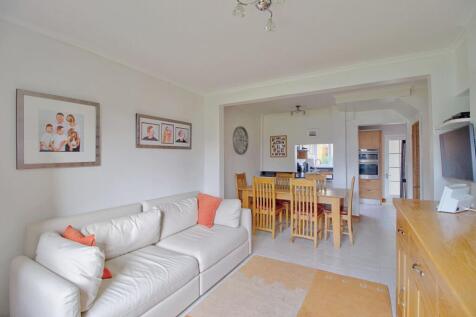 Breakfast room with family space