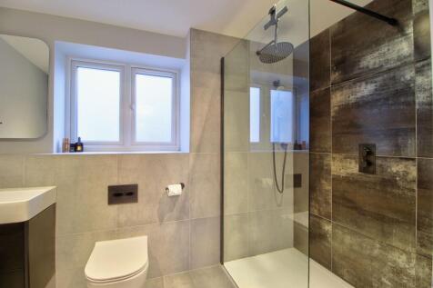 Master en-suite - large shower enclosure
