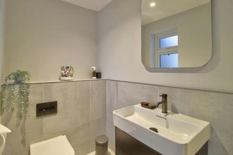 Bedroom Two en-suite