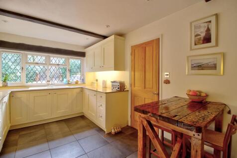 Kitchen with under floor heating