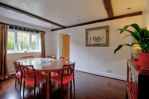 Dining Room leads to Annex