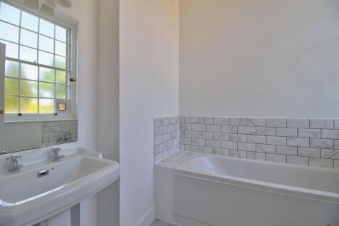 Newly fitted en-suite
