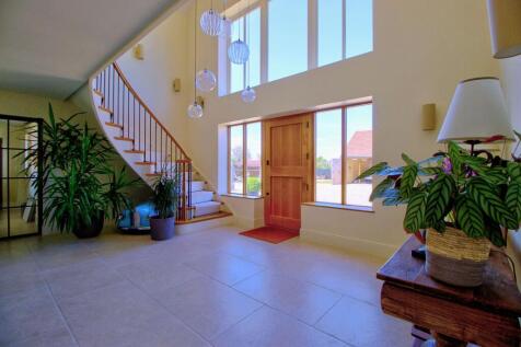 Poised for natural daylight and homely twilights