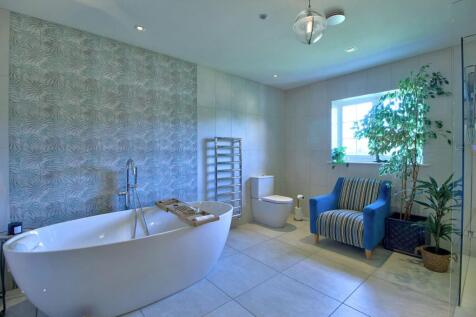 Family Bathroom with ambient lighting