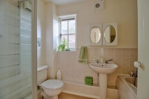 Bathroom with Shower Enclosure &amp; Bath