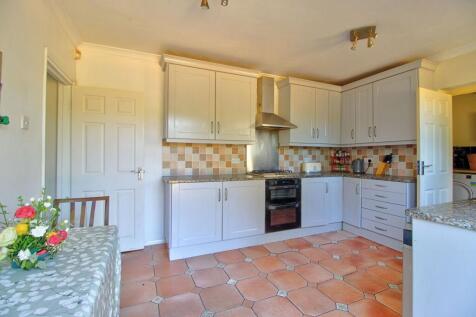 Kitchen / Breakfast room overlooks the garden