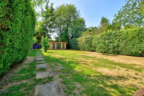 130ft Southerly Facing Garden