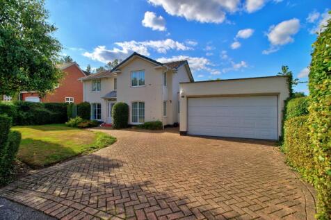 Spacious Driveway