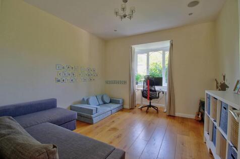 Ideal Family Room / Study