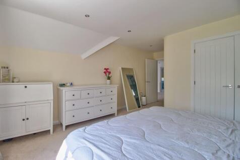 Built-in-wardrobes &amp; en-suite
