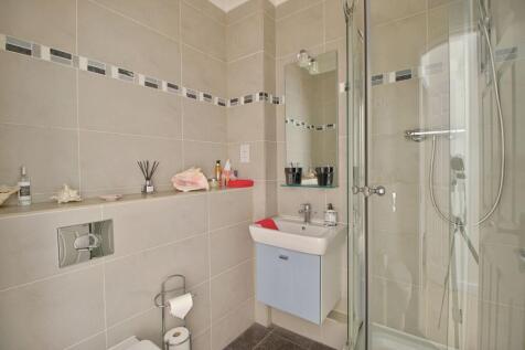 En-suite to Bedroom Two