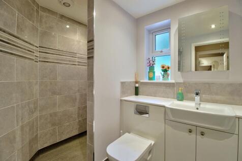 Downstairs Wetroom / Cloakroom