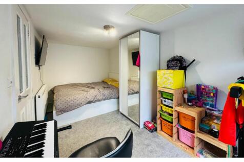 Reception/Bedroom