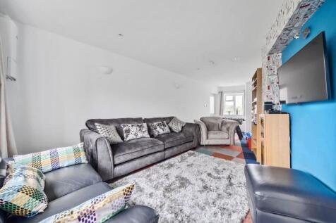 Lounge/Family/Games