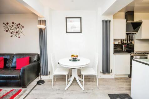 Lounge / Kitchen