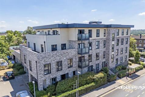 Luna Court