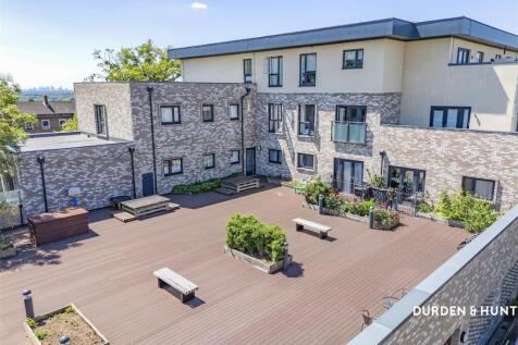 Luna Court