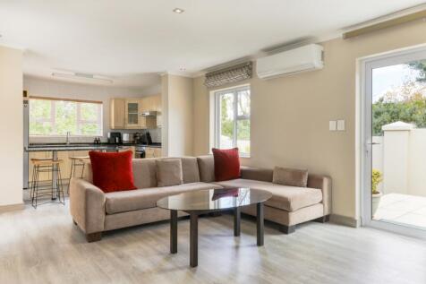 Villa 1 Lounge to Kitchen