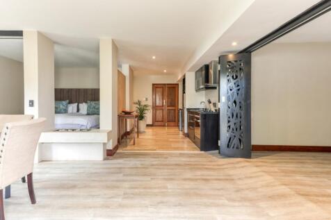 Bedroom 8 / Apartment