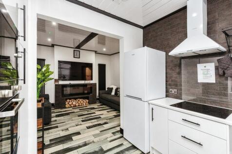 Lounge / Kitchen