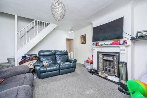 Living Room/Bedroom