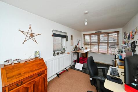 Office / Bed&#39; Five