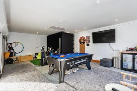 Triple Garage
